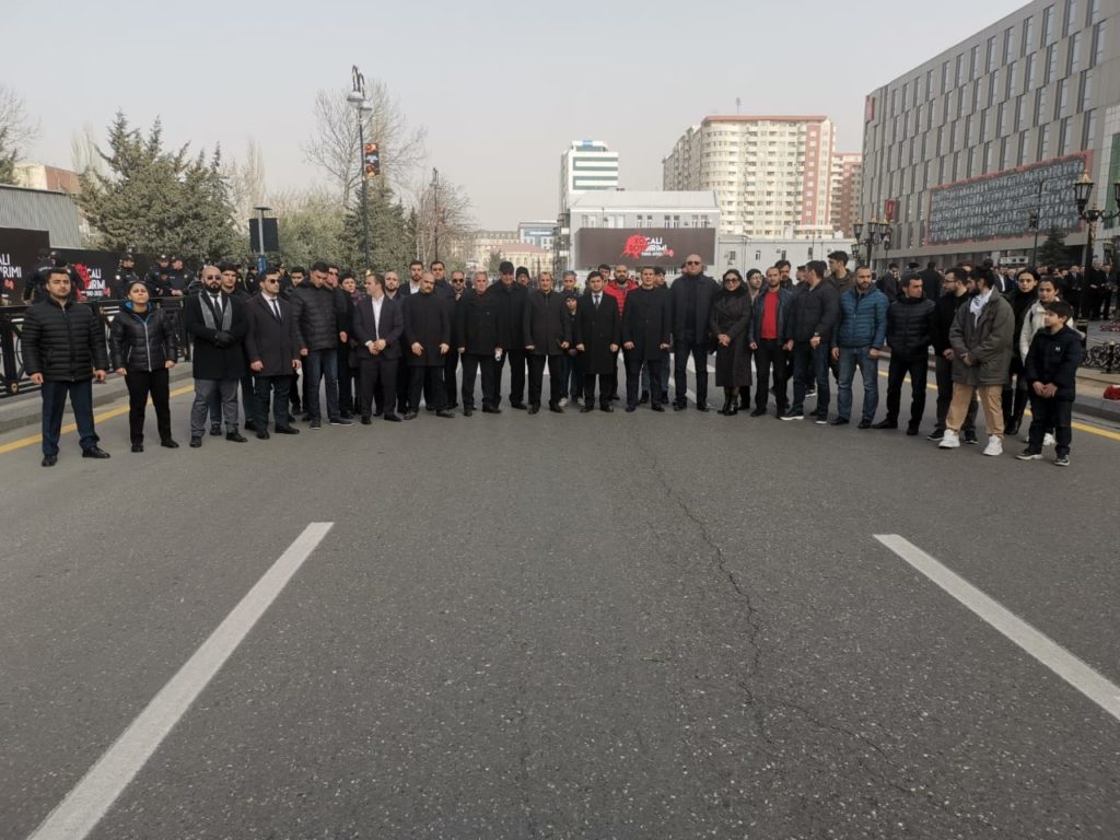 ADFA və AAF -nın rəsmiləri "Ana harayı"Xocalı soyqırımı abidəsin ziyarət etdiler