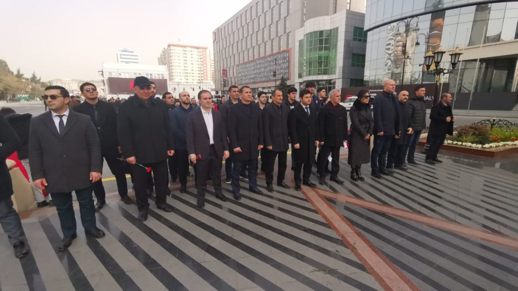 ADFA və AAF -nın rəsmiləri "Ana harayı"Xocalı soyqırımı abidəsin ziyarət etdiler