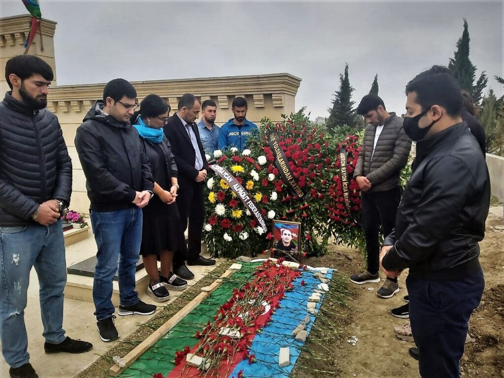 AAF rəhbərliyi və məşqçi heyyəti Alpaqutun ikinci şəhidinin məzarın ziyarət etdilər